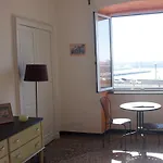 Al Fronte Del Porto Bed & Breakfast