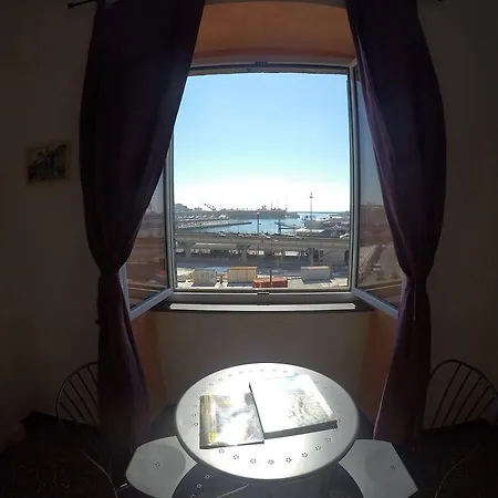 Al Fronte Del Porto Bed and breakfast