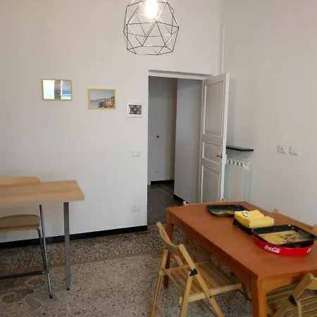 Al Fronte Del Porto *