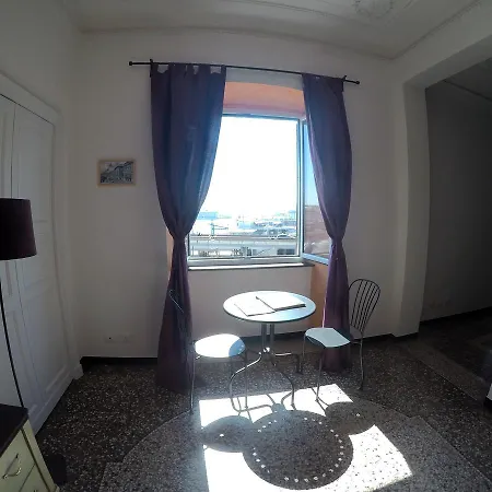 Al Fronte Del Porto Bed & Breakfast Genoa